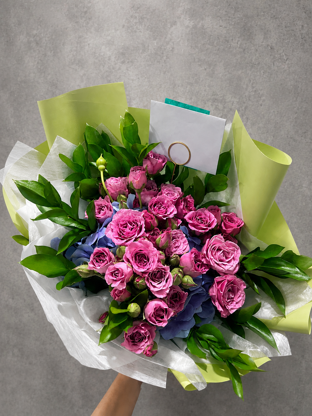 Mini rosa y hortensia